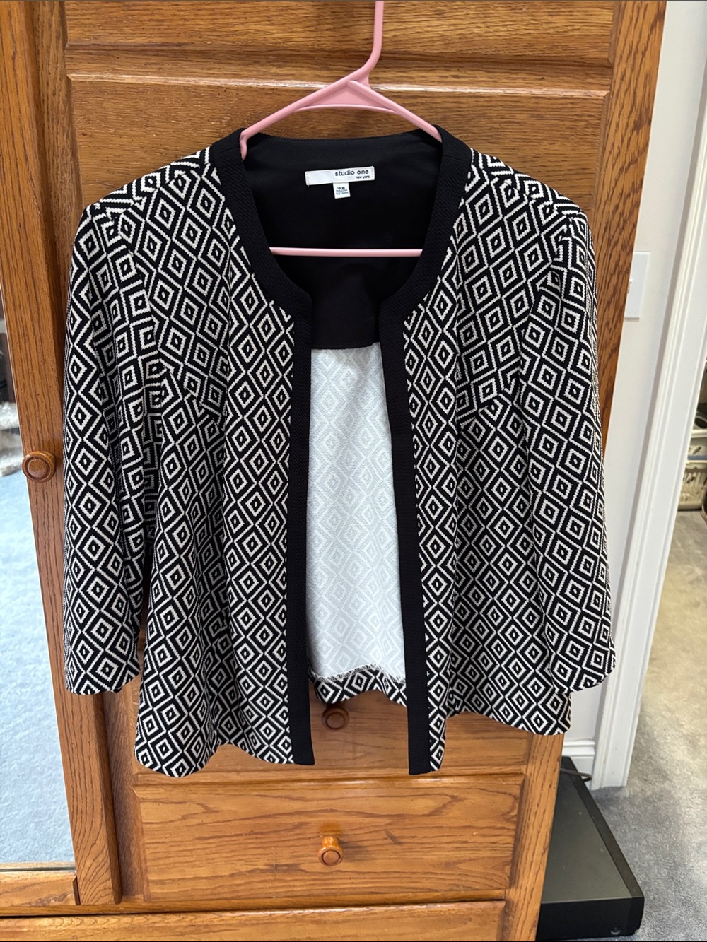 Studio One Black & White Diamond-Pattern Open Front Cardigan